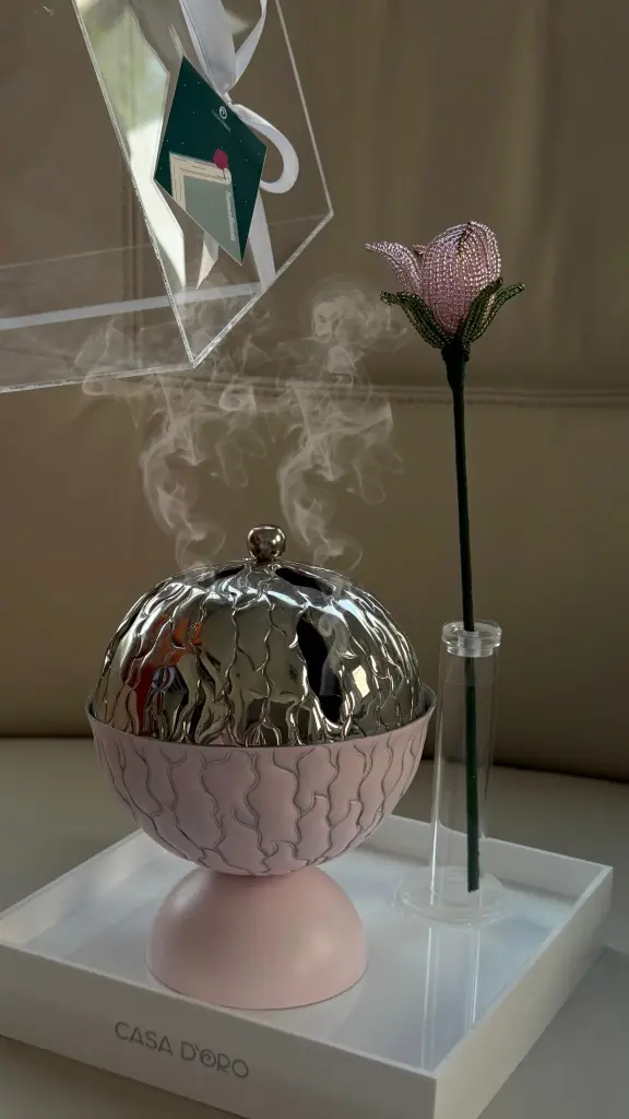 Flame gift box pink with book mark beads  