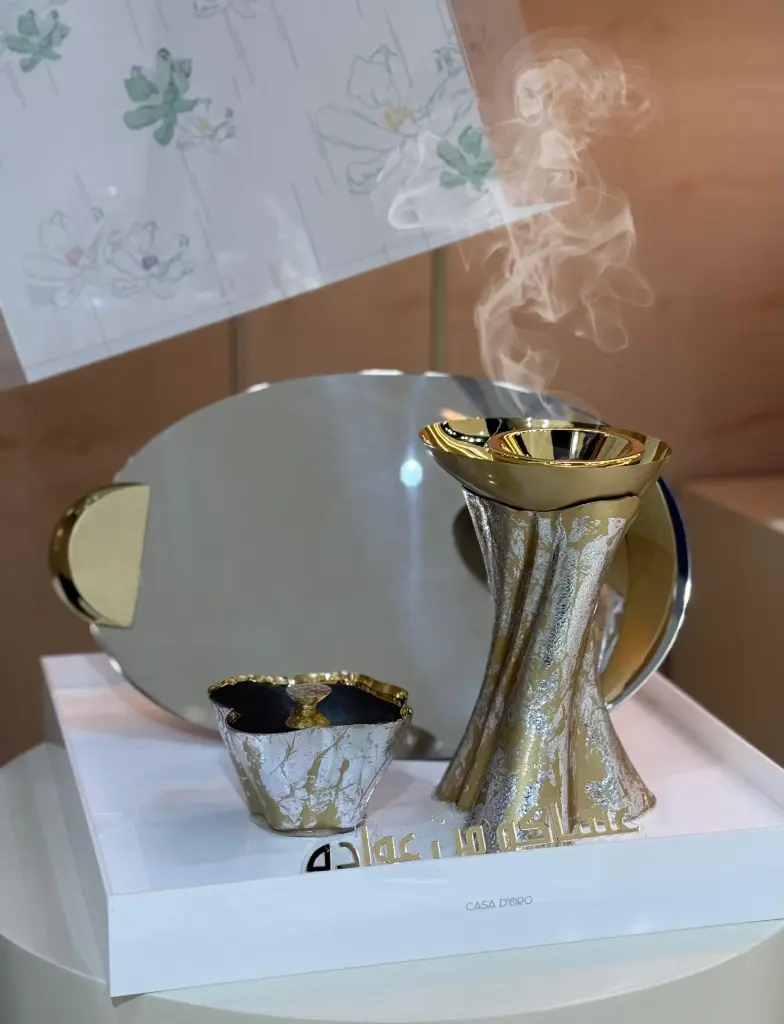 Silk Gold Acrylic Gift Set With Tray