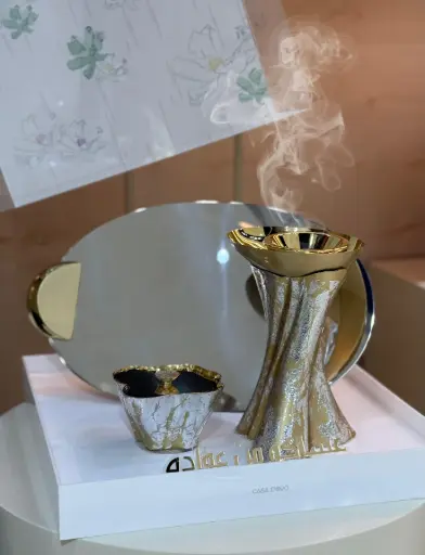 Silk Gold Acrylic Gift Set With Tray